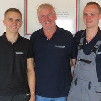 das Team der Autoverwertung Burlafinger